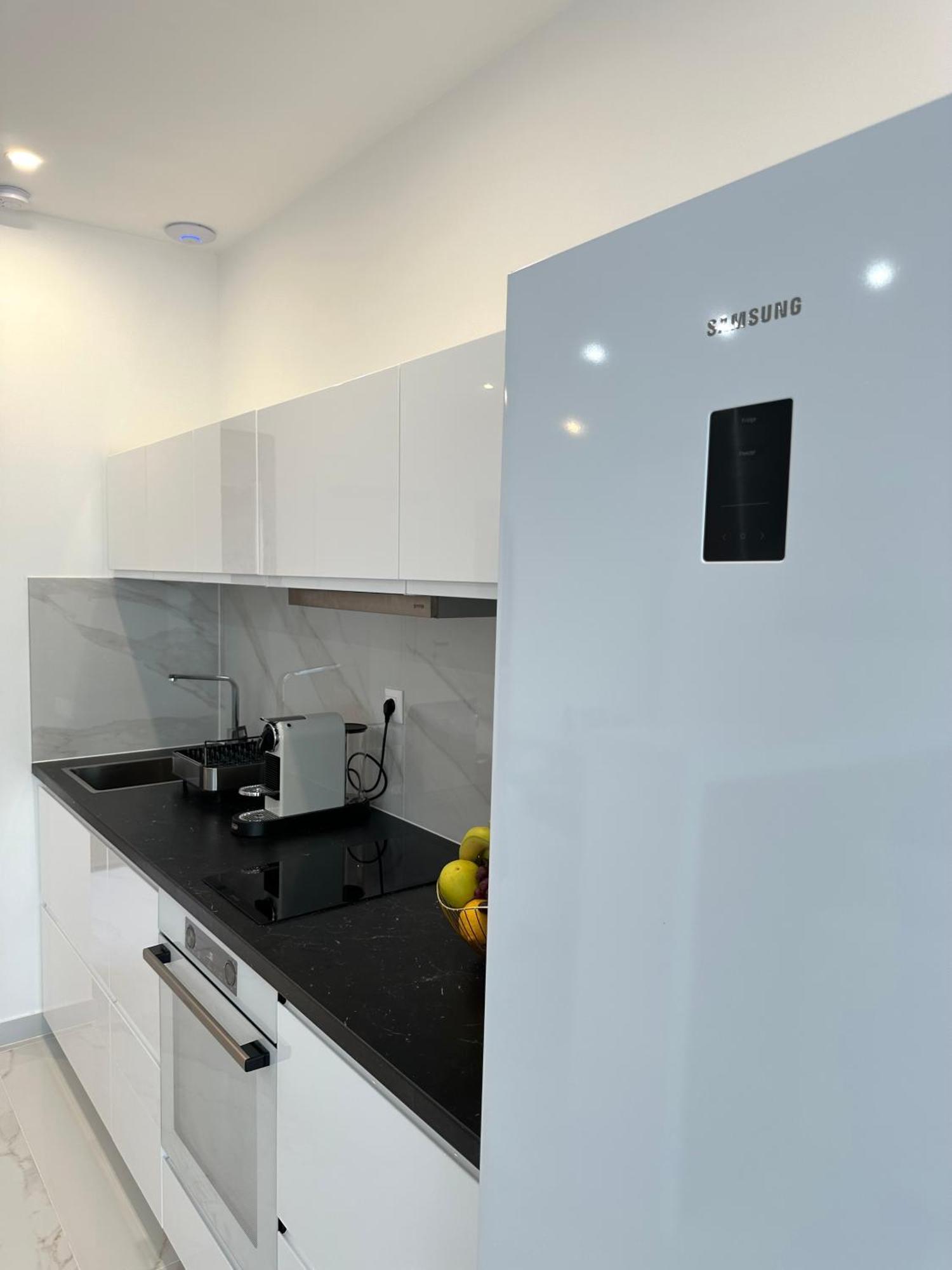 Villa Apartment Danny Baška Voda Esterno foto